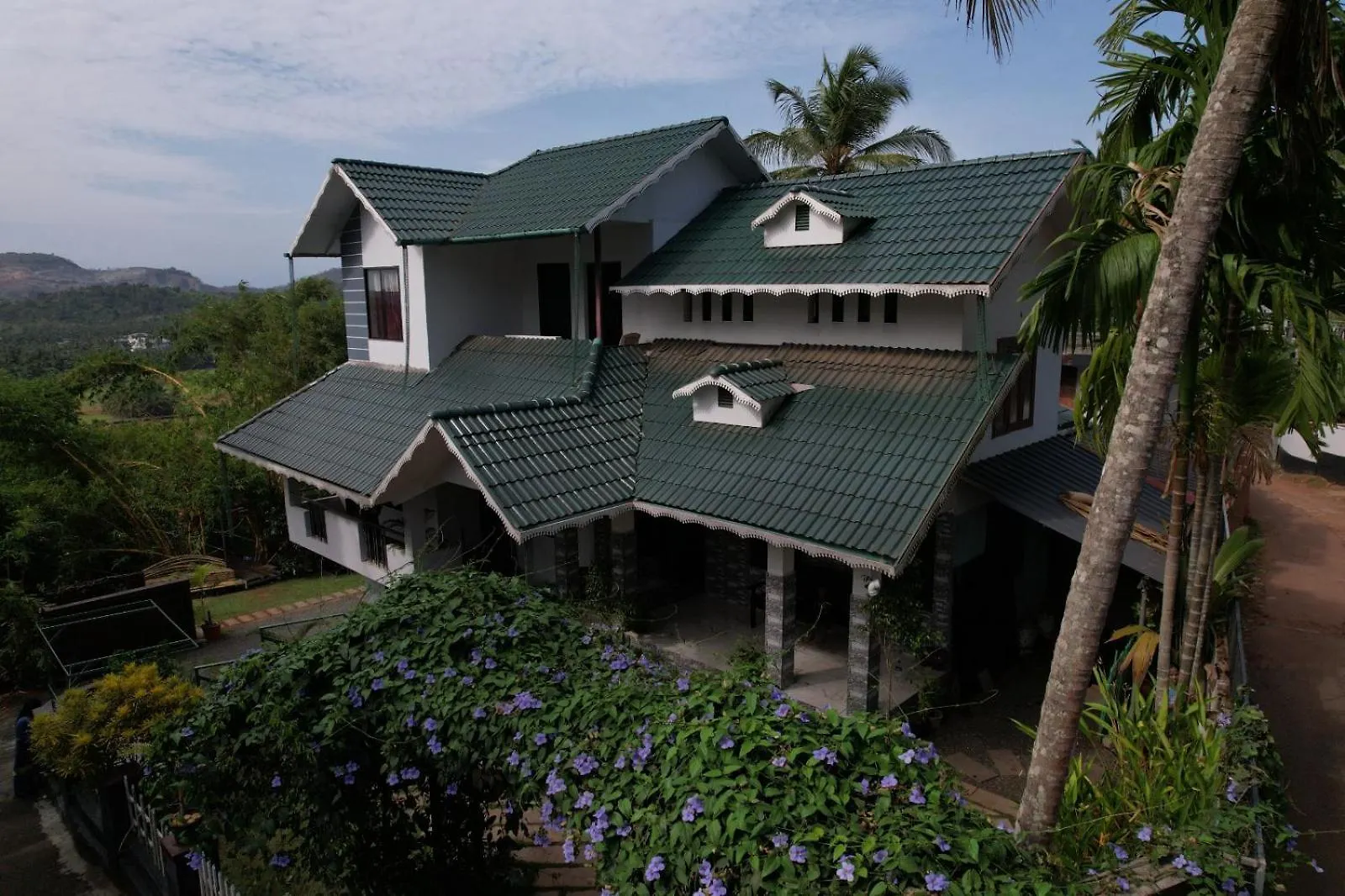ホームステイ Casita Greens Kondotti インド